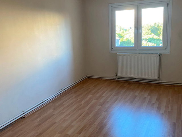 ATAŞEHİR ACARLAR SİTESİNDE SATILIK 3+1 IÇI YENILENMIŞ DAIRE