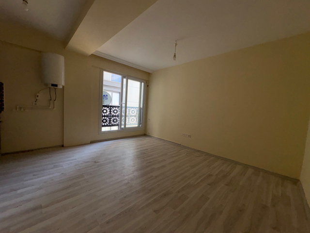 ULUKENT'DE MERKEZI LOKASYON BOŞ DURUMDA 1+1 SATILIK DAIRE