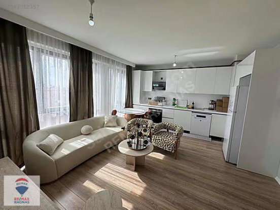 ŞERİFALİ FİNANS MERKEZİNDE SATILIK 1+1 DAİRE