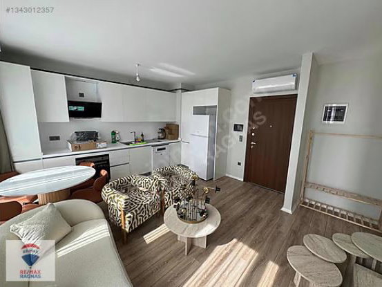 ŞERİFALİ FİNANS MERKEZİNDE SATILIK 1+1 DAİRE