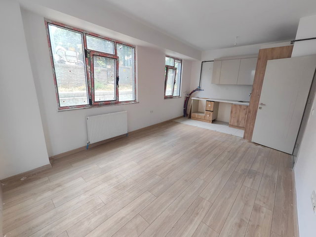 BEYLIKDÜZÜ YAKUPLU'DA 2+1 BAHÇE KATI SATILIK DAIRE