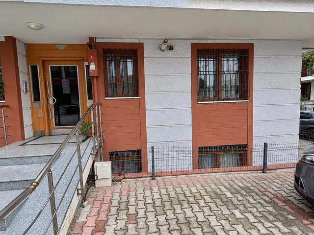 ESENEVLER ATOM SOKAK’TA • OTOPARKLI • EBEVEYN BANYOLU ŞIK 2+1