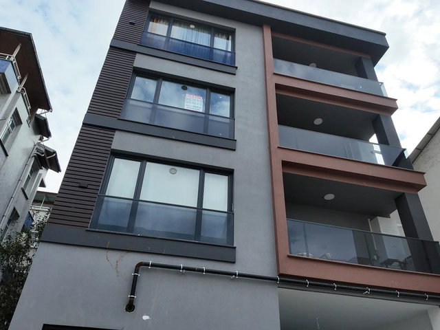 CUMHURİYET MAHALLESİ - ULAŞIM KOLAYLIĞIYLA SIFIR KİRALIK 2+1