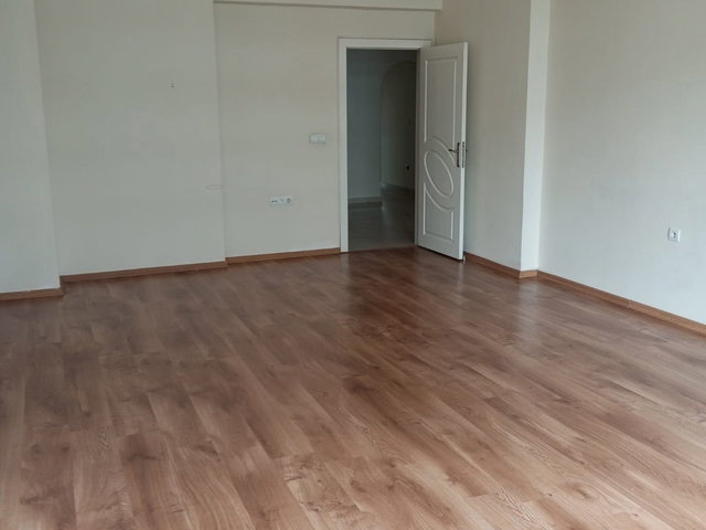 TRAMVAY'A 5 DK YÜRÜME  MESAFESİNDE  GENİŞ 3+1 KİRALIK