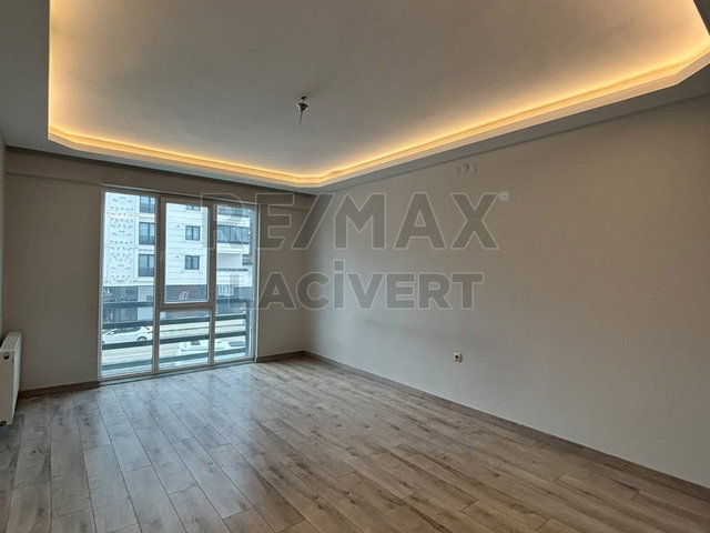RE/MAX LACIVERT'TEN YILDIZKENT'DE KIRALIK 4+1 LÜKS DAIRE
