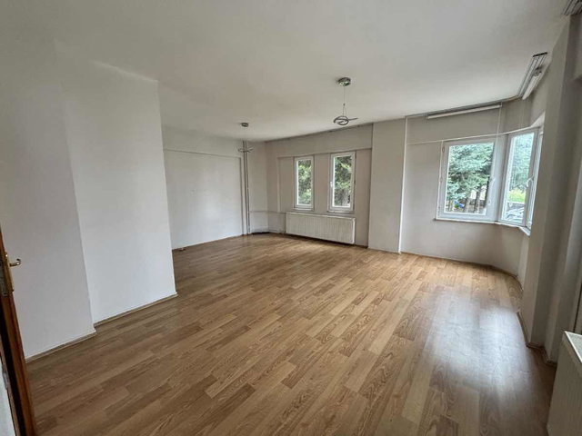 REMAX PARLA    GAYRİMENKUL ÖZELLİKLERİ   NİŞANTAŞI CADDESİ'NDE KONFOR VE MERKEZİ YAŞAM BİR ARADA!