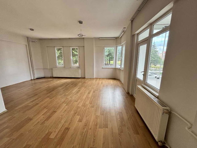 REMAX PARLA    GAYRİMENKUL ÖZELLİKLERİ   NİŞANTAŞI CADDESİ'NDE KONFOR VE MERKEZİ YAŞAM BİR ARADA!