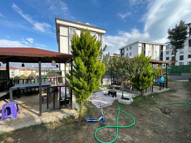 MURATÇEŞMEDE KISA KATLI BİNADA MASRAFSIZ SATILIK 2+1 DAİRE!