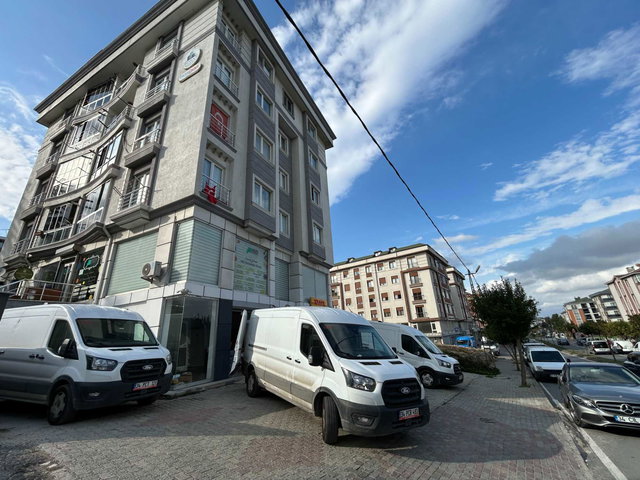 MURATÇEŞMEDE KISA KATLI BİNADA MASRAFSIZ SATILIK 2+1 DAİRE!