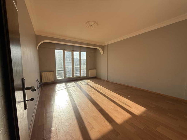 REMAX PRO METE YAVUZ’DAN 3+1 ÇİFT CEPHE FERAH EMNİYETTEPE MAH. KİRALIK DAİRE