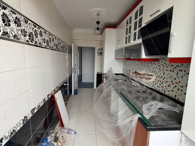 BAĞCILAR’DA GÜNEY CEPHE 2+1 KİRALIK DAİRE | 5. KAT, BALKONLU, KOMBİLİ