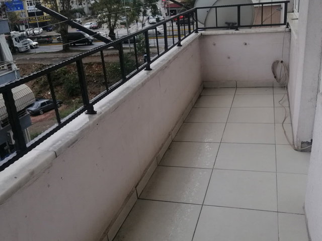 ÇARŞIDA HER YERE YÜRÜME MESAFESINDE KULLANIŞLI DAIREMIZ KIRALIKTIR
