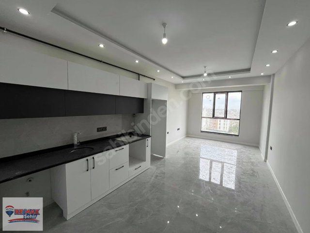 REMAX ŞEHİR YALOVA HASTANE KARŞISINDA SATILIK LÜKS 1+1 DAİRE