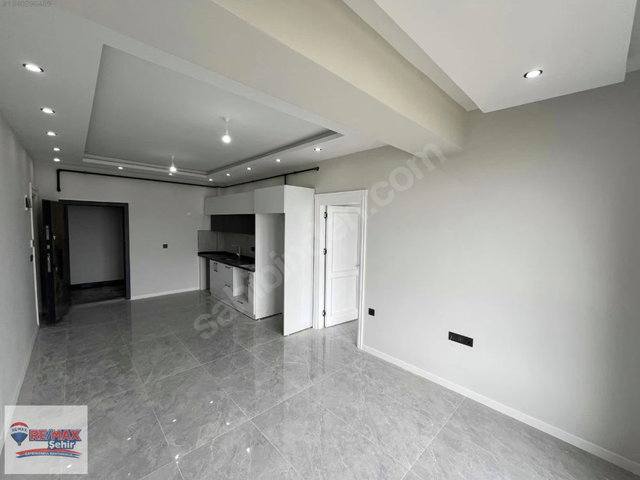 REMAX ŞEHİR YALOVA HASTANE KARŞISINDA SATILIK LÜKS 1+1 DAİRE