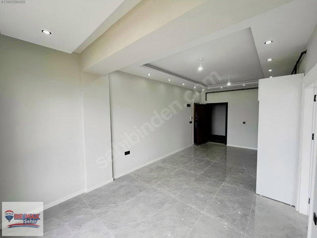REMAX ŞEHİR YALOVA HASTANE KARŞISINDA SATILIK LÜKS 1+1 DAİRE