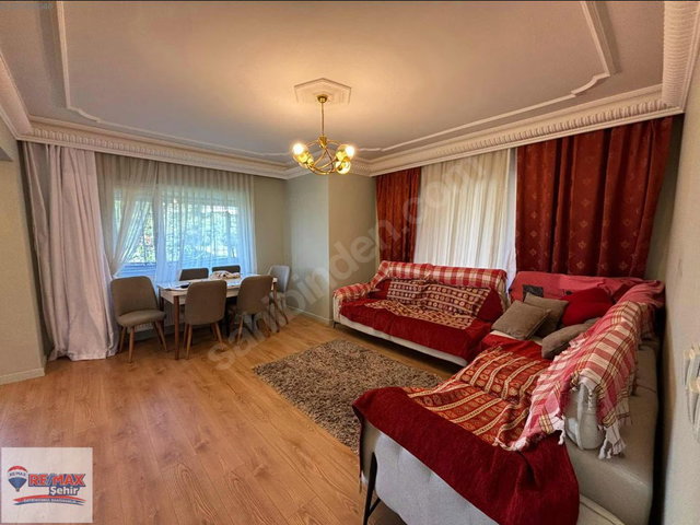 REMAX ŞEHİR KORU MUTLUKENT SİTESİNDE SATILIK 2+1 GİRİŞ KAT DAİRE