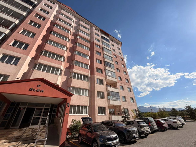 REMAX ARTIS'DEN KARDELEN SITESI'NDE KIRALIK 4+1 DAIRE