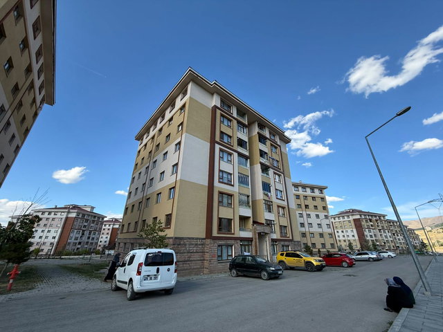 REMAX ARTIS'DEN ZIRVE TOKILER'DE SATILIK 3+1 DAIRE