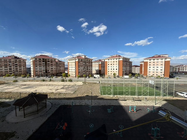 REMAX ARTIS'DEN ZIRVE TOKILER'DE SATILIK 3+1 DAIRE