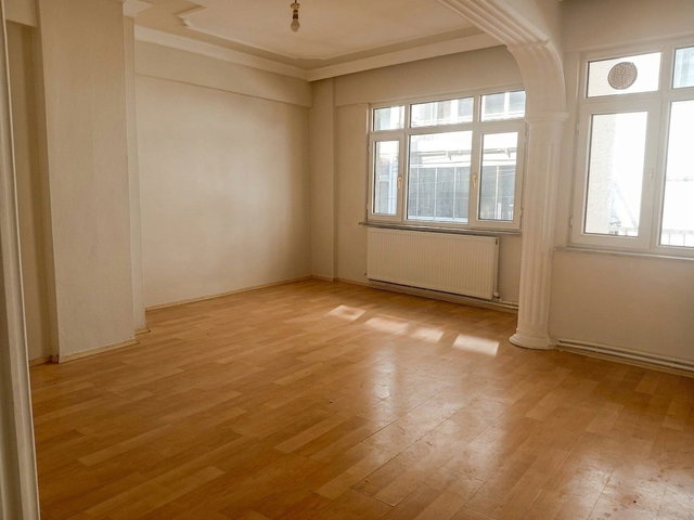 REMAX BEYAZ YILDIRIM KARAAĞAÇ MAHALLESİ KİRALIK 2+1 DAİRE