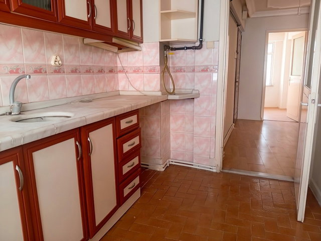 REMAX BEYAZ YILDIRIM KARAAĞAÇ MAHALLESİ KİRALIK 2+1 DAİRE