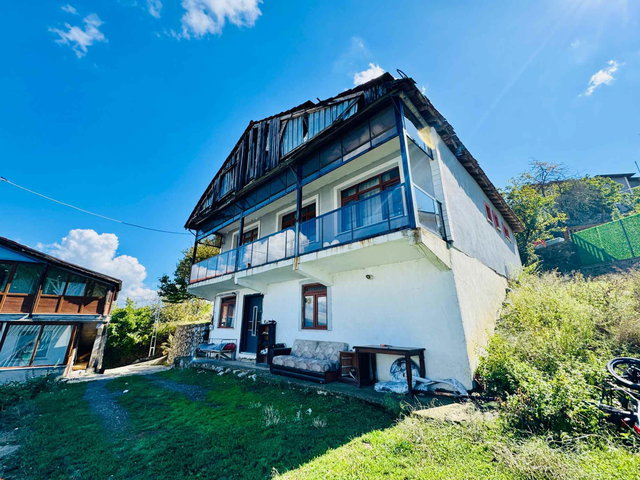 DİBEKTAŞ'TA GÖL MANZARALI 599 M² ARSA İÇİNDE MÜSTAKİL EV
