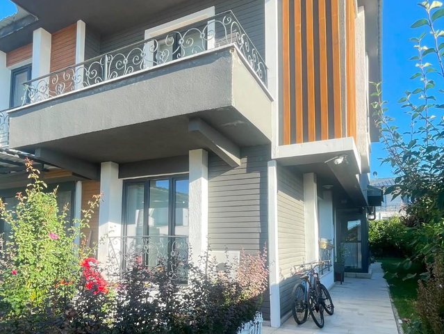 REMAX ARTIS 'DEN DADAŞKENT'DE SATILIK 4,5+1 VILLA