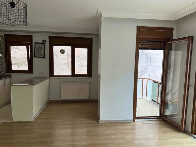 NİŞANTAŞI’NDA ASANSÖRLÜ, OTOPARKLI BİNADA BALKONLU KİRALIK 2+1