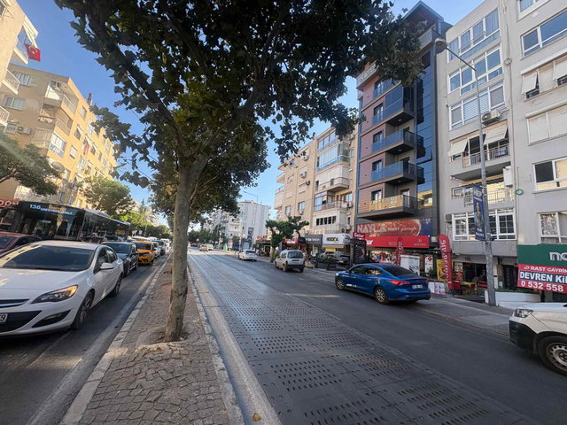 GIRNE CADDESI ÜZERINDE TADILATLI,ASANSÖRLÜ 3+1 SATILIK DAIRE