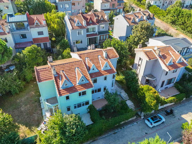 SATILIK ZEKERİYAKÖY'DE  KENDİ YAŞAM ALANINIZI YARATABİLECEĞİNİZ A TİPİ 4+1 FIRSAT VİLLA