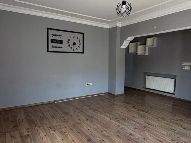 EYÜP AKŞEMSETTIN’DE ÖZPINAR SITESI’NDE KIRALIK 3+1 DAIRE