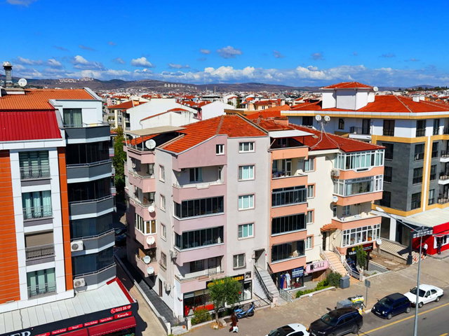 RE/MAX İNCİ'DEN SAVAŞTEPE CADDESİNDE SATILIK 3+1 VE 2+1 TERASLI DAİRE