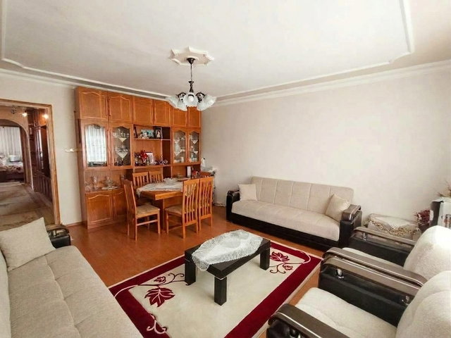 RE/MAX İNCİ'DEN SAVAŞTEPE CADDESİNDE SATILIK 3+1 VE 2+1 TERASLI DAİRE