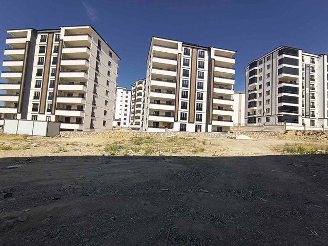 RE/MAX DEĞİŞİM’DEN Ç.ÇIRA MAH. SAHABE CAMİ YANI 2+1 LÜX DAİRE