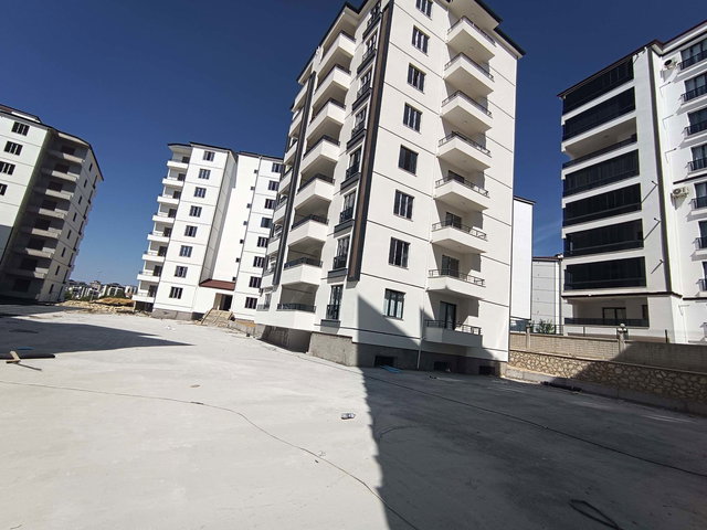 RE/MAX DEĞİŞİM’DEN Ç.ÇIRA MAH. SAHABE CAMİ YANI 2+1 LÜX DAİRE