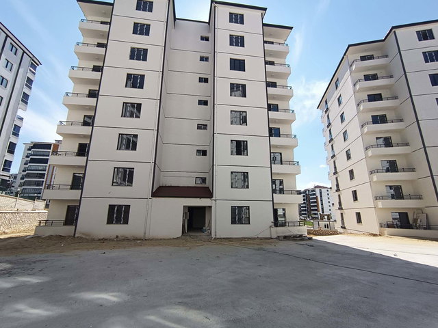 RE/MAX DEĞİŞİM’DEN Ç.ÇIRA MAH. SAHABE CAMİ YANI 2+1 LÜX DAİRE