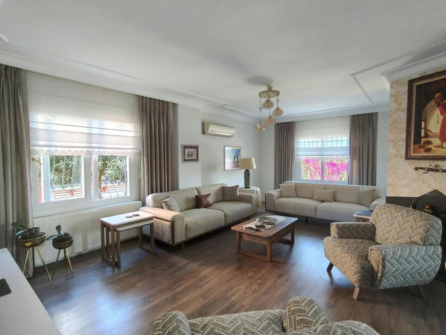 REMAX TOROS'TAN SEYRAN TEPE KONAKLARI'NDA 6+1 TRİPLEX VİLLA
