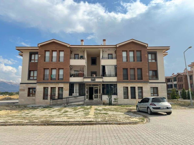 RE/MAX DOĞU'DAN YAZIKONAK TOKİLERDE ARAKAT 2+1 SATILIK DAİRE
