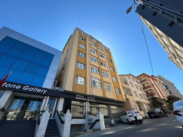 FINDIKLI EVREN CADDESINDE ARA KAT 3+1 SATILIK DAIRE