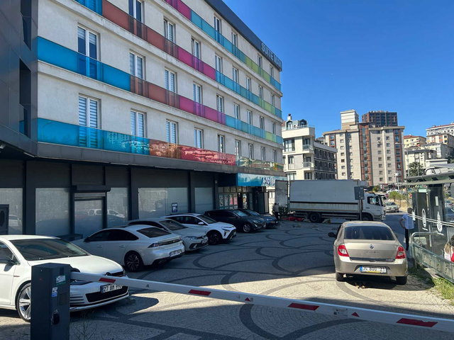 FINDIKLI EVREN CADDESINDE ARA KAT 3+1 SATILIK DAIRE
