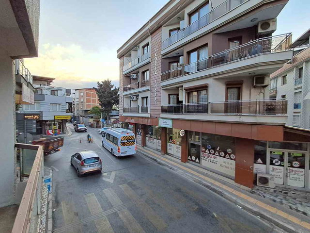 REMAX SMYRNA'DAN BUCA MERKEZ'DE KIRALIK DOĞALGAZLI 3+1 DAIRE