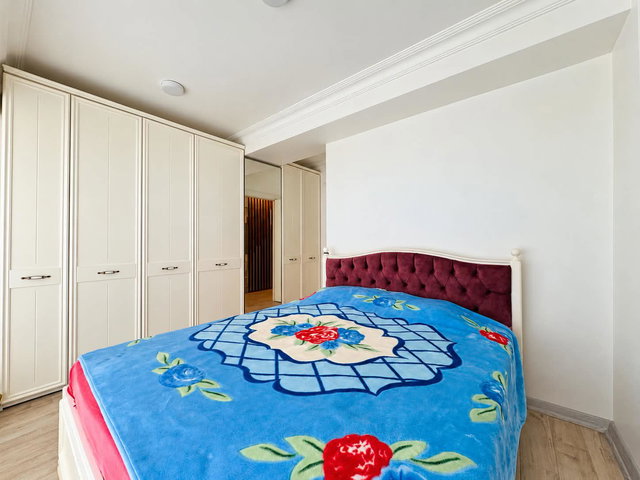 ÜSKÜDAR'DA SATILIK 5 KATLI DENİZ MANZARALI KOMPLE MÜSTAKİL BİNA