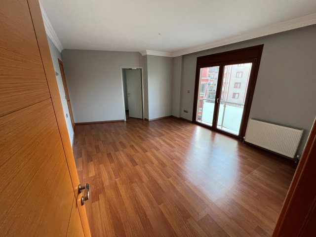 ÜMRANİYE KASRI LENA SİTESİNDE GENİŞ 3+1 BALKONLU KİRALIK DAİRE