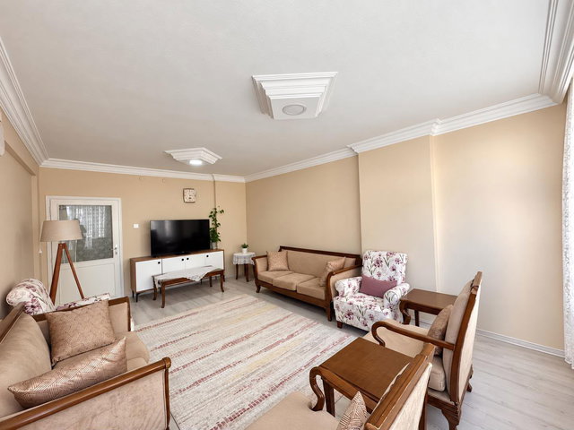 REMAX RİNA'DAN SAHİLE YÜRÜME MESAFESİNDE ASANSÖRLÜ 3+1