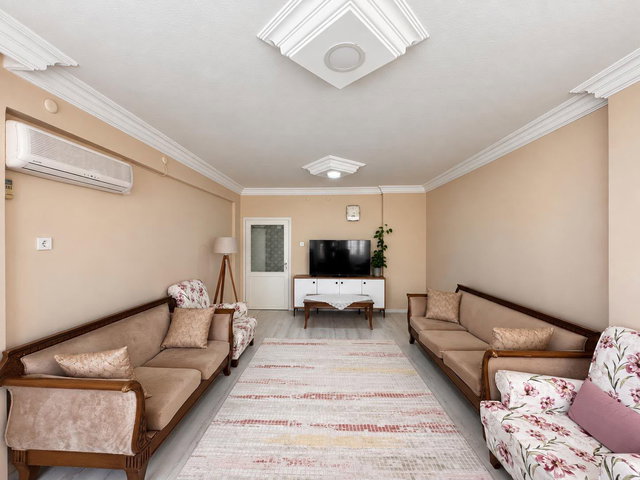 REMAX RİNA'DAN SAHİLE YÜRÜME MESAFESİNDE ASANSÖRLÜ 3+1
