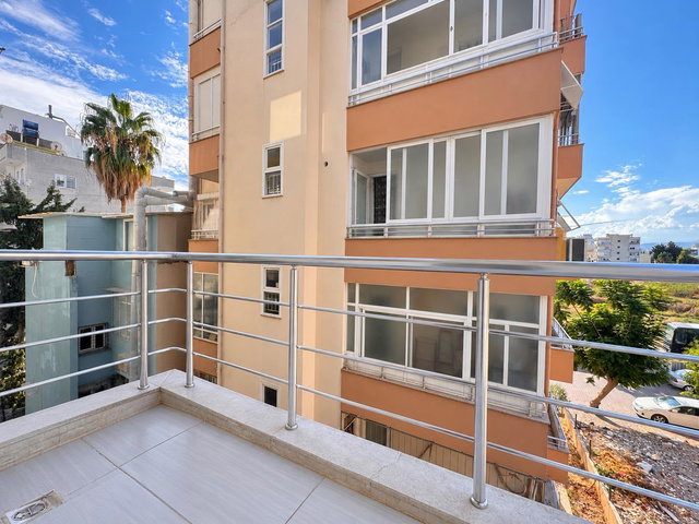 REMAX RİNA'DAN SAHİLE YÜRÜME MESAFESİNDE ASANSÖRLÜ 3+1