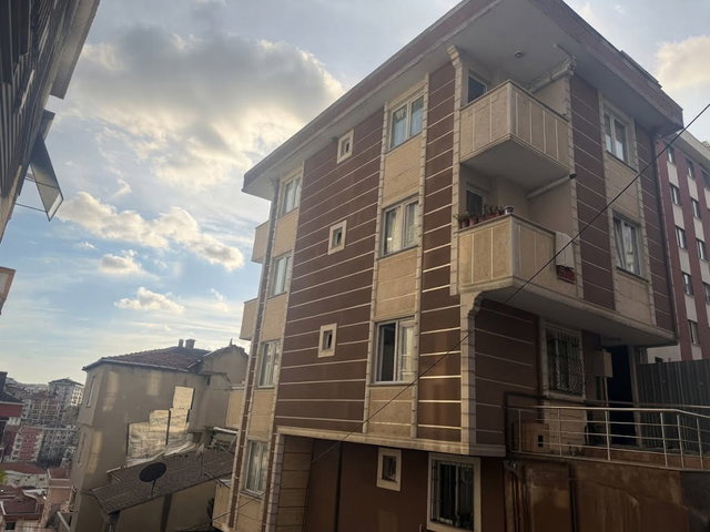 GÜZELTEPE MAH. YÜKSEK GIRIŞ 2+1 METRO VE TRAMVAY HATTINA ÇOK YAKIN SATILIK DAIRE