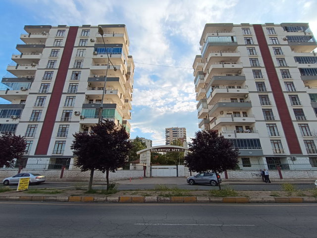 S.TEPE GÜLERYÜZ STS. 3+1,130 M²/DİCLE VADİSİ MANZARALI DAİRE