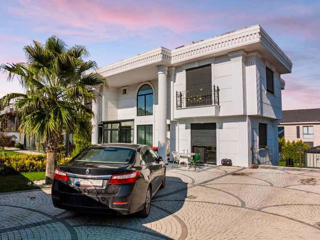 BÜYÜKÇEKMECE TEPEKENT DÖRT KATLI MÜSTAKIL HAVUZLU 1650 METRE² ARSA IÇERISINDE SATILIK 7 + 3 VILLA
