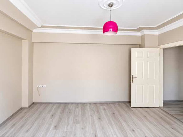 REMAXLAND’DEN MUHİTTİN MAHALLESİNDE 2+1 KİRALIK FERAH DAİRE